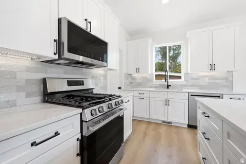 Kitchen - 489 E 7800 S, Midvale, UT 84047 photo 2 of 2
