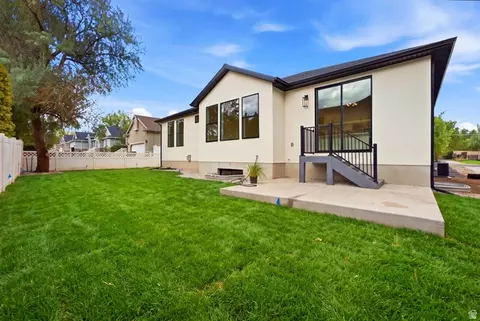 Exterior - 489 E 7800 S, Midvale, UT 84047 photo 4 of 6