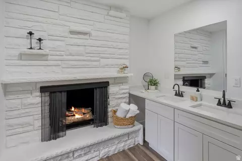 Bath - 2155 Pierce Ave, Ogden, UT 84401 photo 2 of 4