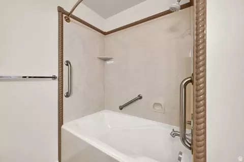 Bath - 346 N 360 E, Orem, UT 84057 photo 2 of 7