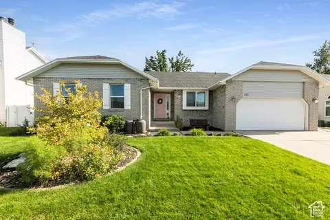 533 W Valley Dr N, Centerville, UT 84014