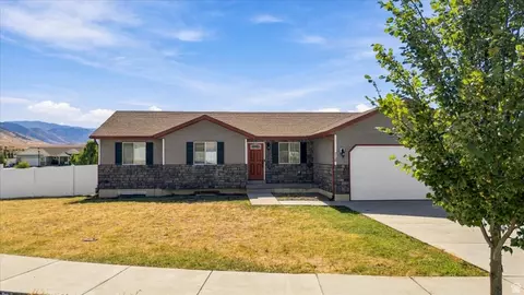 Exterior - 710 E 720 N, Smithfield, UT 84335 photo 5 of 7