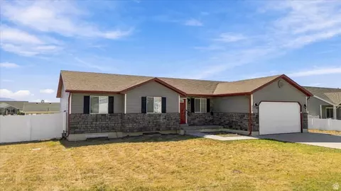 Exterior - 710 E 720 N, Smithfield, UT 84335 photo 2 of 7
