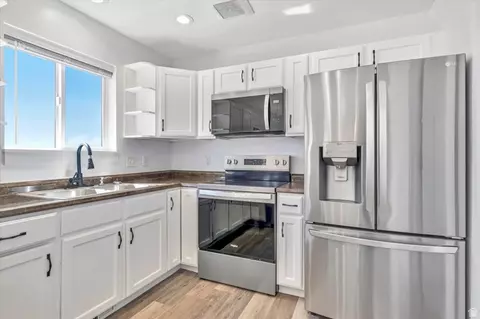 Kitchen - 710 E 720 N, Smithfield, UT 84335 photo 2 of 3