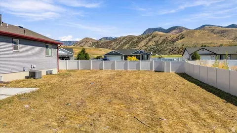 Exterior - 710 E 720 N, Smithfield, UT 84335 photo 3 of 7