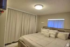 Bedroom - 128 Overlook Dr, Hurricane, UT 84737 photo 2 of 2