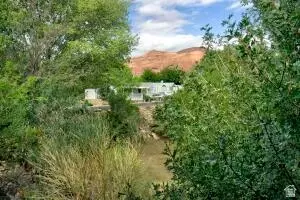 Exterior - 128 Overlook Dr, Hurricane, UT 84737 photo 4 of 13
