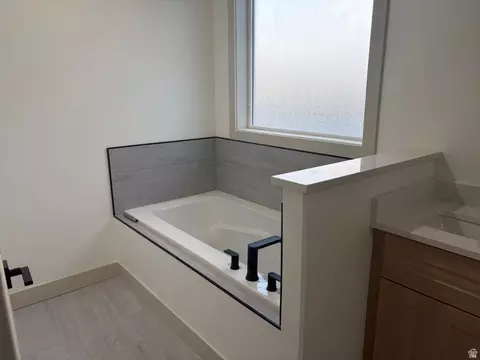 Bath - 862 S 1100 E, Preston, ID 83263 photo 2 of 4