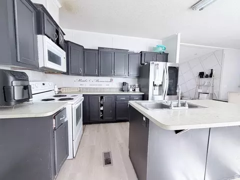 Kitchen - 70 S Pope, Eureka, UT 84628 photo 2 of 2