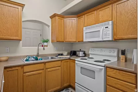 Kitchen - 3569 E Rock Rd S #G12, Eagle Mountain, UT 84005 photo 2 of 3