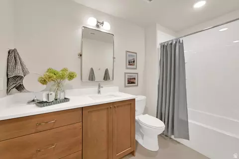 Bath - 76 E Springs Ln, Providence, UT 84332 photo 4 of 4