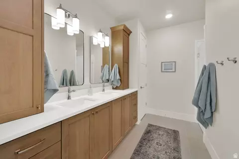 Bath - 76 E Springs Ln, Providence, UT 84332 photo 1 of 4