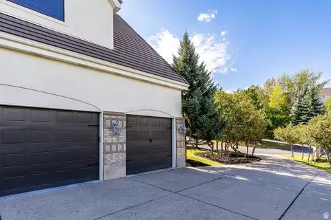 Exterior - 4 Lone Hollow Cv, Sandy, UT 84092 photo 19 of 22