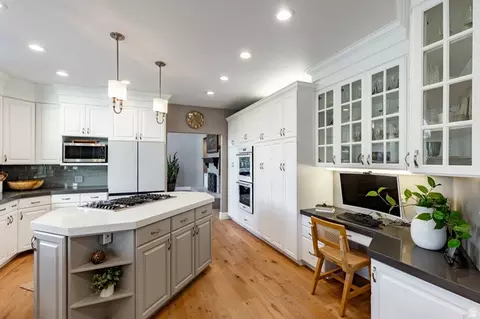 Kitchen - 4 Lone Hollow Cv, Sandy, UT 84092 photo 1 of 4