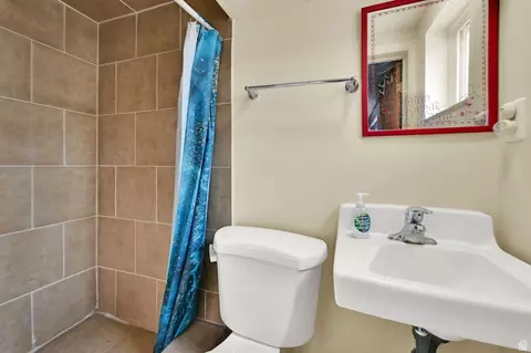 Bath - 6312 S 560 E, Murray, UT 84107 photo 3 of 3