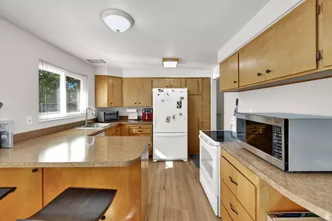 Kitchen - 6312 S 560 E, Murray, UT 84107 photo 2 of 2