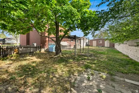 Exterior - 6312 S 560 E, Murray, UT 84107 photo 4 of 4