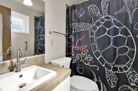 Bath - 6312 S 560 E, Murray, UT 84107 photo 2 of 3