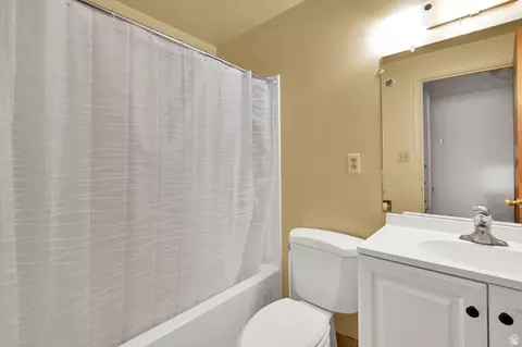 Bath - 6312 S 560 E, Murray, UT 84107 photo 1 of 3