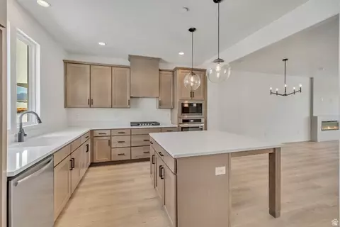 10984 S Lake Run Rd W #156, South Jordan, UT 84009
