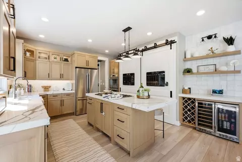 Kitchen - 515 S Silver Ln E, Alpine, UT 84004 photo 3 of 6