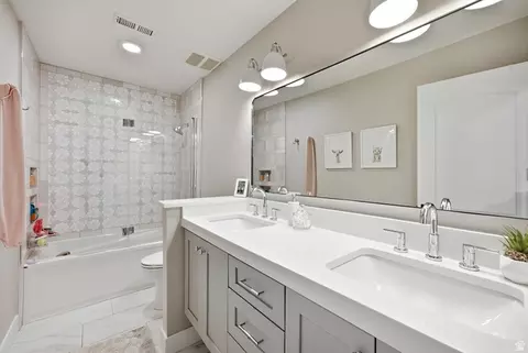 Bath - 515 S Silver Ln E, Alpine, UT 84004 photo 5 of 8
