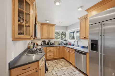 Kitchen - 2960 E La Joya Dr S, Holladay, UT 84124 photo 3 of 3