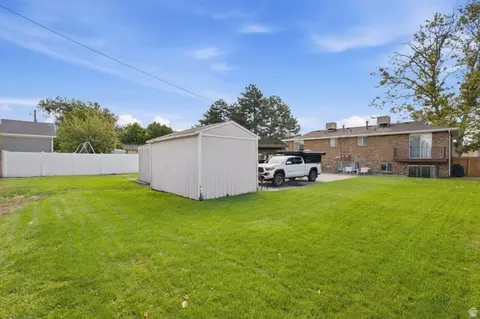 Exterior - 364 W Harvard Dr #B, Midvale, UT 84047 photo 5 of 9