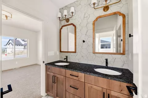 Bath - 642 E 250 N, Providence, UT 84332 photo 1 of 5