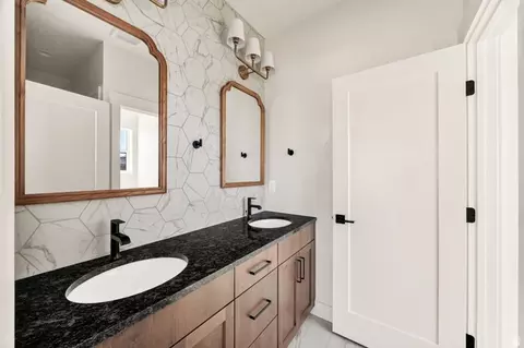 Bath - 642 E 250 N, Providence, UT 84332 photo 4 of 5
