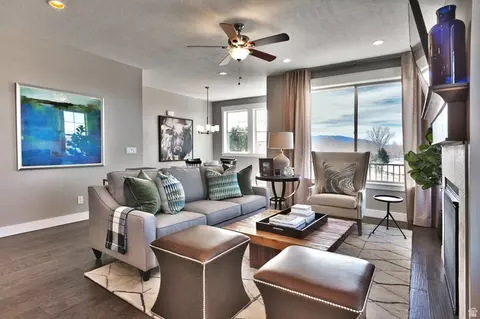 Living - 252 E Sandy Sage Way, Sandy, UT 84070 photo 3 of 5