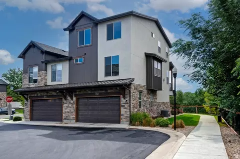 Exterior - 252 E Sandy Sage Way, Sandy, UT 84070 photo 6 of 8
