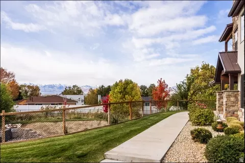 Exterior - 252 E Sandy Sage Way, Sandy, UT 84070 photo 3 of 8