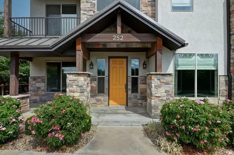 Exterior - 252 E Sandy Sage Way, Sandy, UT 84070 photo 2 of 8