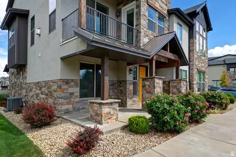 Exterior - 252 E Sandy Sage Way, Sandy, UT 84070 photo 4 of 8