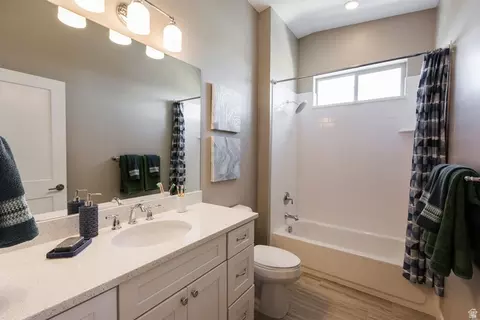 Bath - 252 E Sandy Sage Way, Sandy, UT 84070 photo 4 of 5