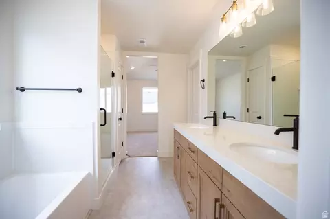 Bath - 477 E 550 N #32, Salem, UT 84653 photo 1 of 3