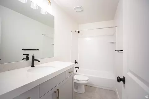 Bath - 477 E 550 N #32, Salem, UT 84653 photo 3 of 3