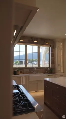 Kitchen - 28 E 850 N, Mendon, UT 84325 photo 3 of 5