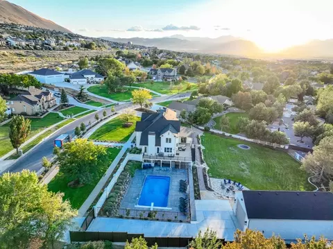 View/Area - 983 E Southfork Dr, Draper, UT 84020 photo 8 of 18