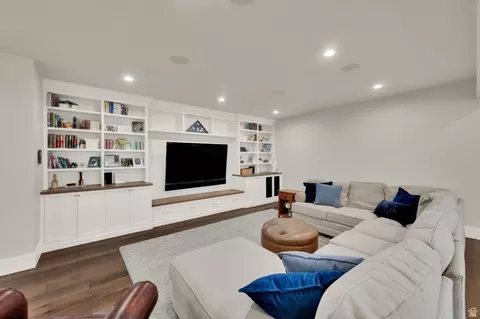 Living - 983 E Southfork Dr, Draper, UT 84020 photo 4 of 4