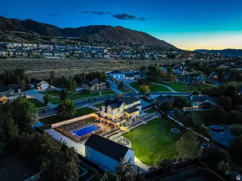 View/Area - 983 E Southfork Dr, Draper, UT 84020 photo 17 of 18