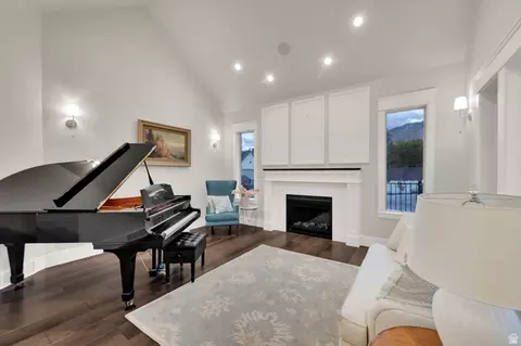 Living - 983 E Southfork Dr, Draper, UT 84020 photo 1 of 4