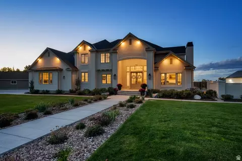 Exterior - 983 E Southfork Dr, Draper, UT 84020 photo 5 of 39