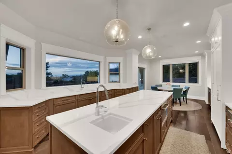 Kitchen - 983 E Southfork Dr, Draper, UT 84020 photo 2 of 9
