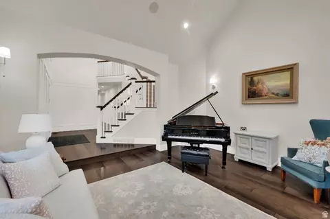 Living - 983 E Southfork Dr, Draper, UT 84020 photo 2 of 4