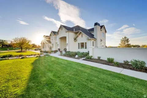 Exterior - 983 E Southfork Dr, Draper, UT 84020 photo 3 of 39