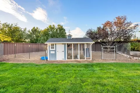Exterior - 983 E Southfork Dr, Draper, UT 84020 photo 15 of 39
