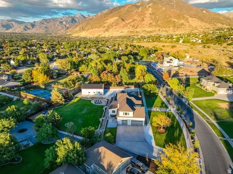 View/Area - 983 E Southfork Dr, Draper, UT 84020 photo 3 of 18