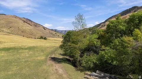 2705 E Canyon Rd, Smithfield, UT 84335 photo 9